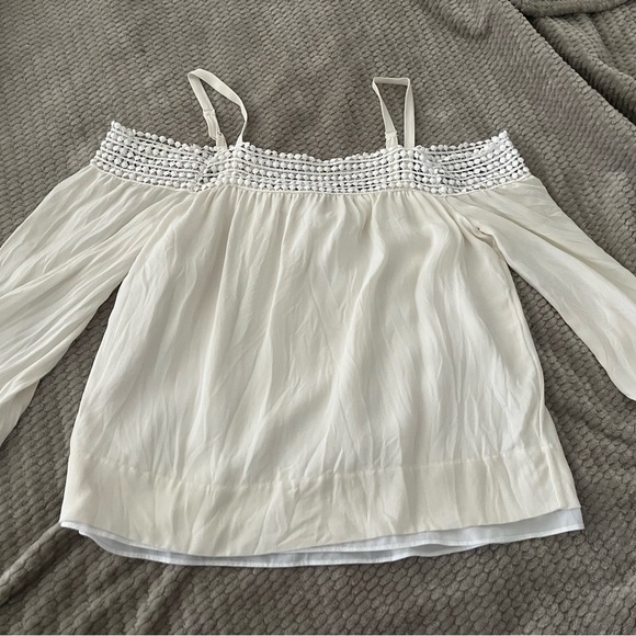 Rebecca Minkoff Chic White Lace Blouse Off the Shoulder SILK - Picture 2 of 7